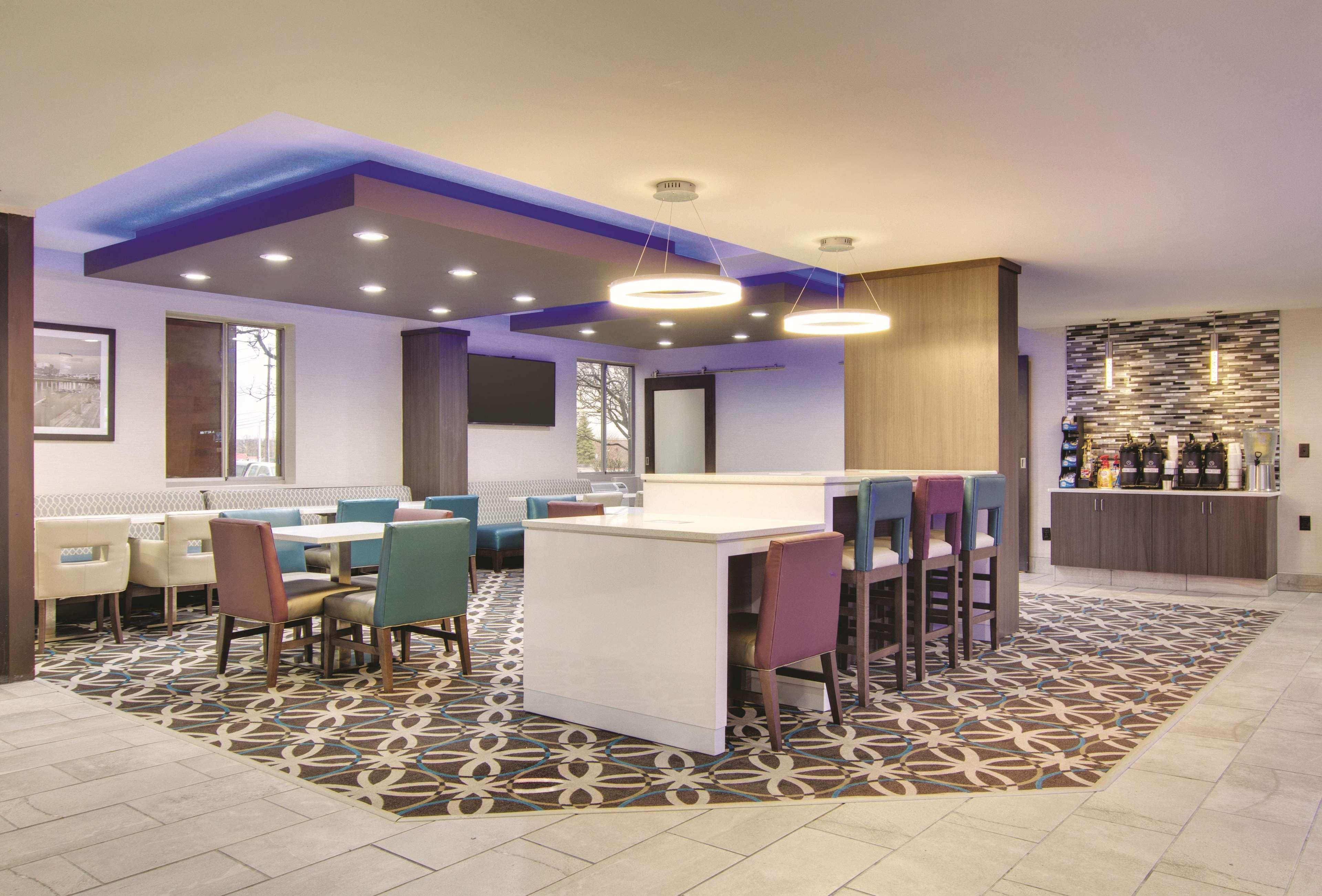 Hotel La Quinta By Wyndham Cleveland Airport West North Olmsted Exterior foto